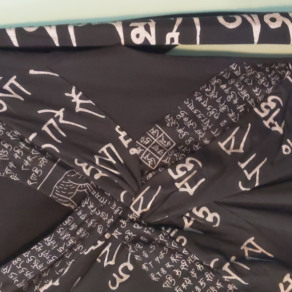 Leopards & Roses M black long sleeve t-shirt - Picture 6 of 6